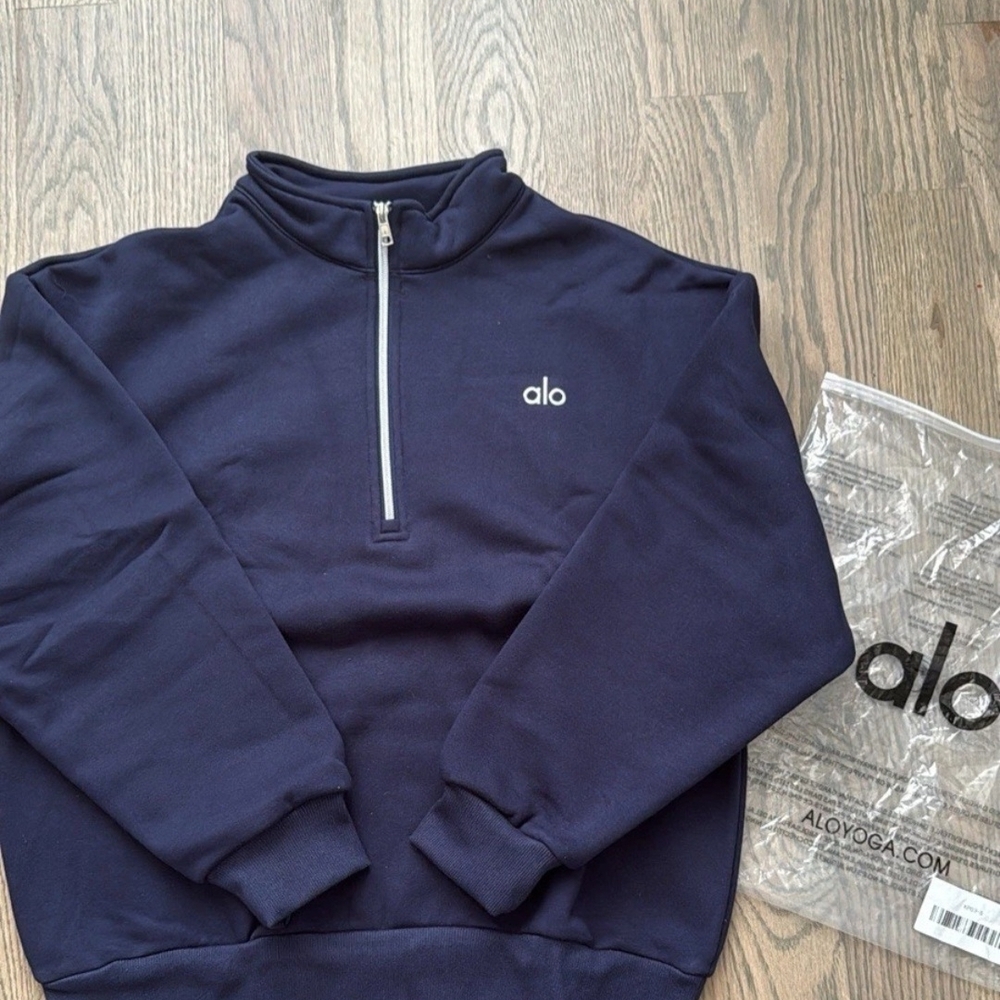 ALO Yoga Men’s Navy Sweatsuit
